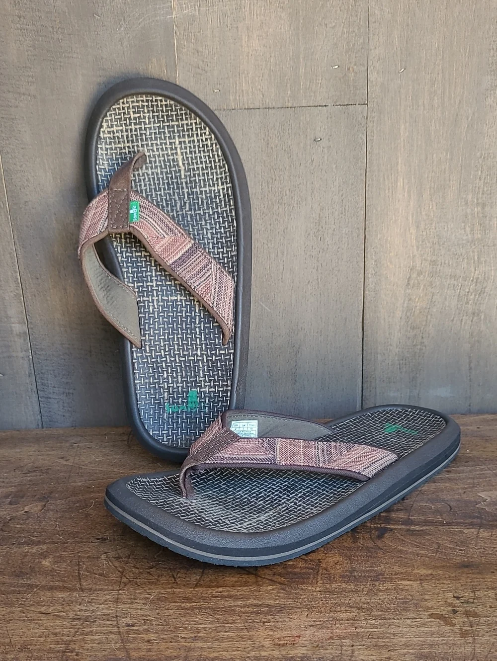 Sanuk Sandals Men's sz 8 Brown Tapestry Toe Post Flip Flops